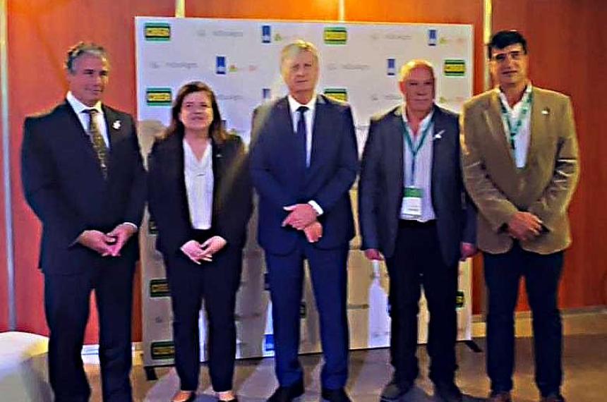 La Pampa y CREA sellaron una alianza estrateacutegica por la innovacioacuten agropecuaria