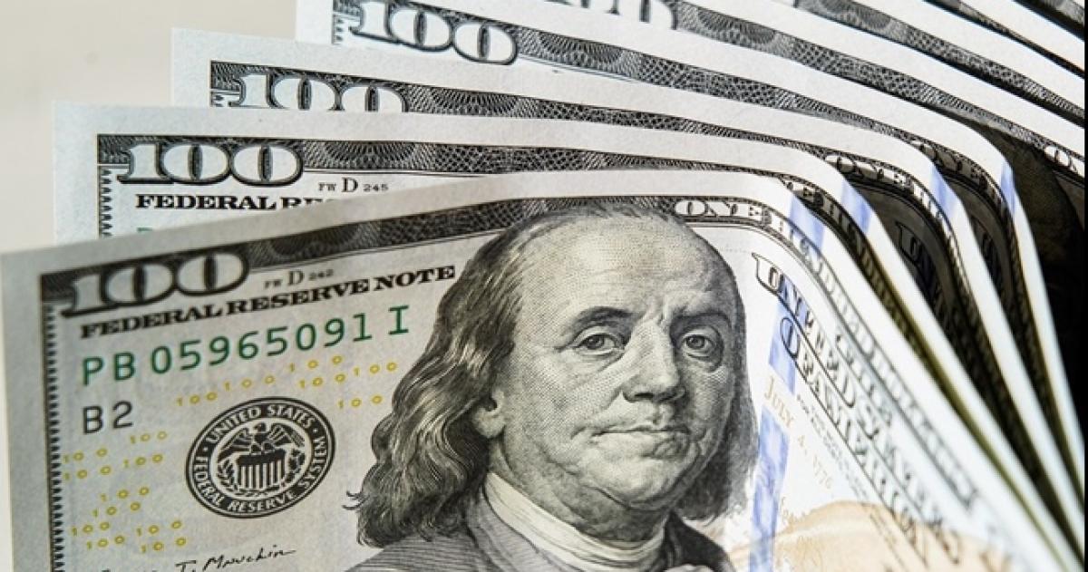El BCRA intenta contener el doacutelar mayorista y los paralelos se escapan arriba de los 1500