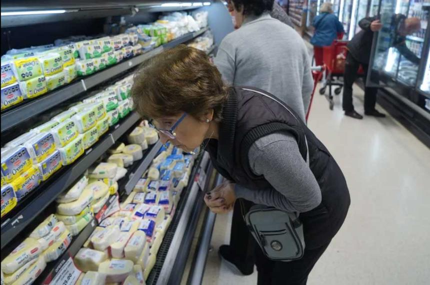 Sigue en caiacuteda la confianza del consumidor