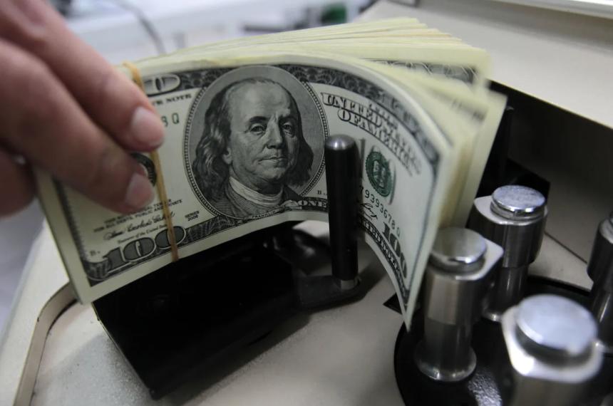 El BCRA vendioacute reservas por tecer diacutea consecutivo- perdioacute US 678 millones
