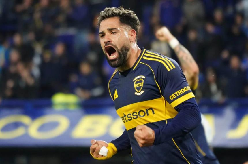 Milton Gimeacutenez seriacutea titular ante la baja de Cavani