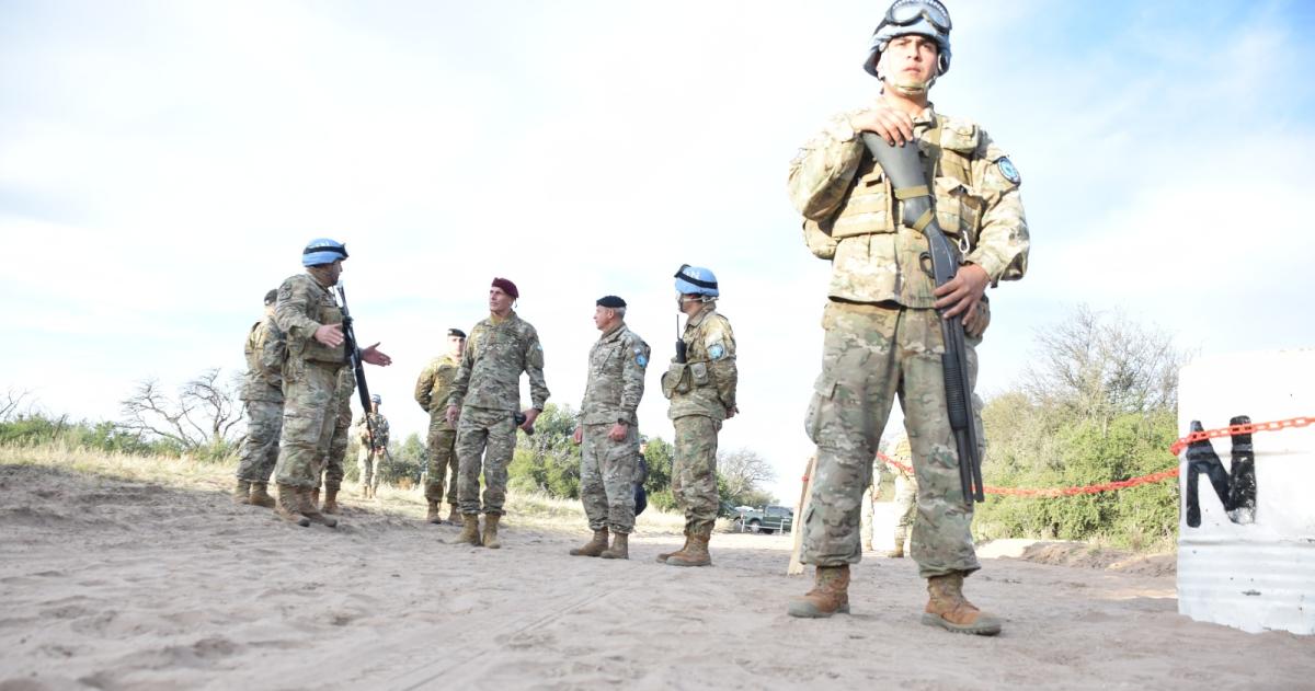 El Ejeacutercito realiza ejercicios de entrenamiento para misiones de paz en Toay