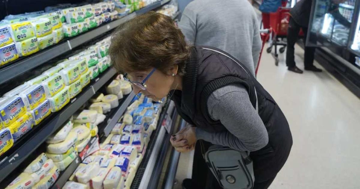 Sigue en caiacuteda la confianza del consumidor