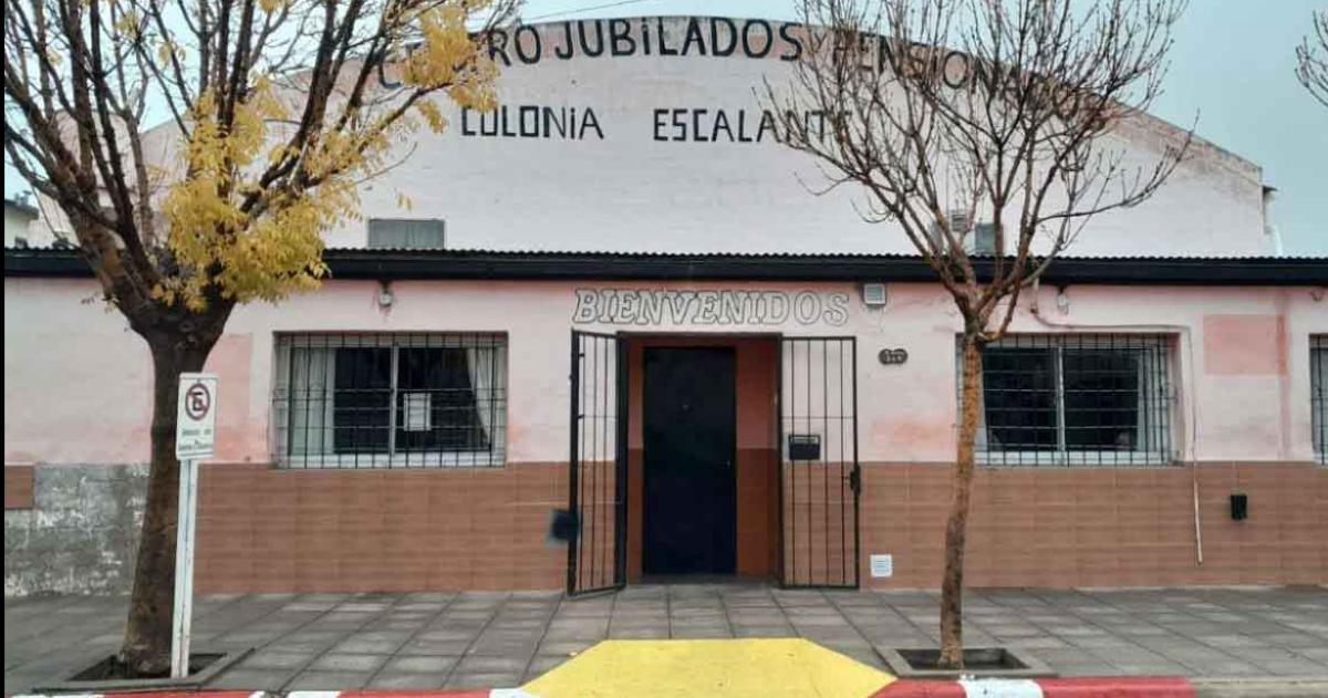 Vecinos del Centro de Jubilados exigen el fin de los ruidos molestos y rechaza una medida municipal