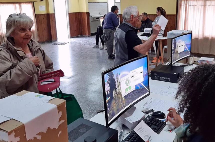 Se vota en la CPE