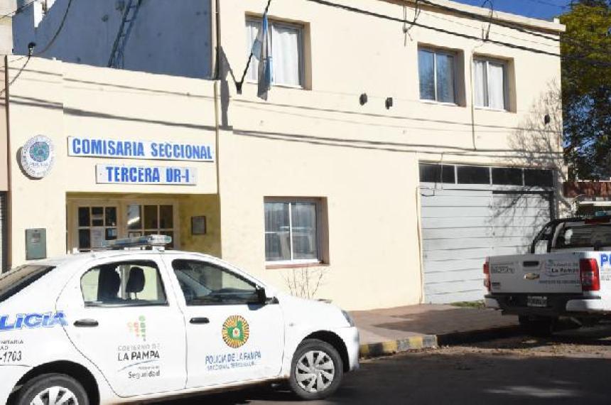 Tres detenidos por agredir a un vecino y resistirse a la policiacutea en Santa Rosa