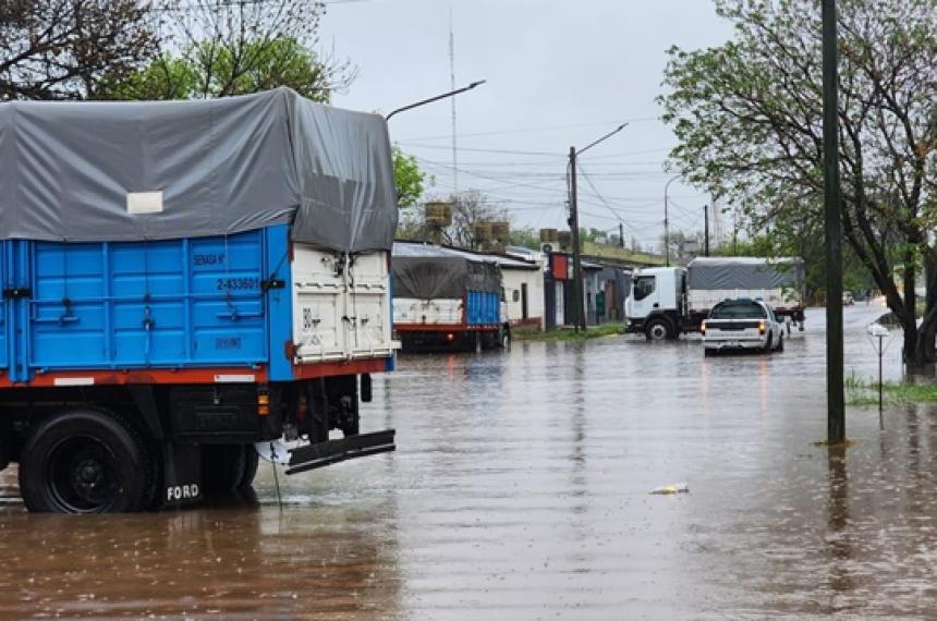 General Pico- calles anegadas y un derrumbe tras la intensa lluvia