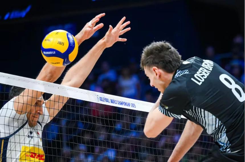 Voacuteley- Argentina no pudo con Italia y se despidioacute del Mundial 
