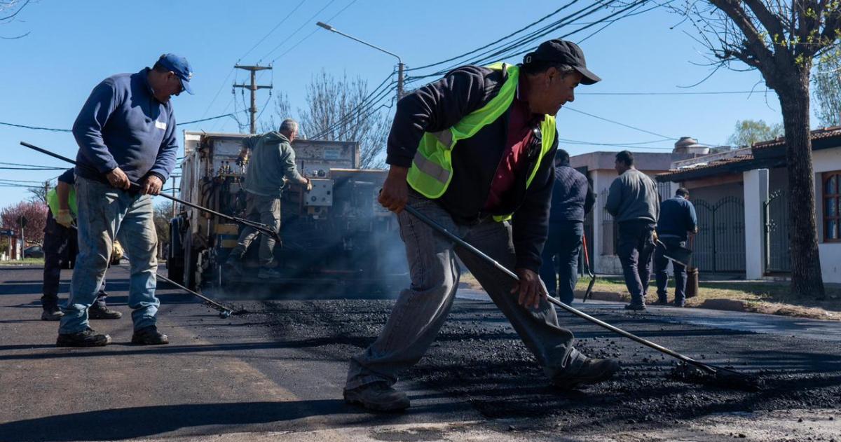 Cortes de traacutensito en Santa Rosa por obras de asfalto cloacas y agua potable