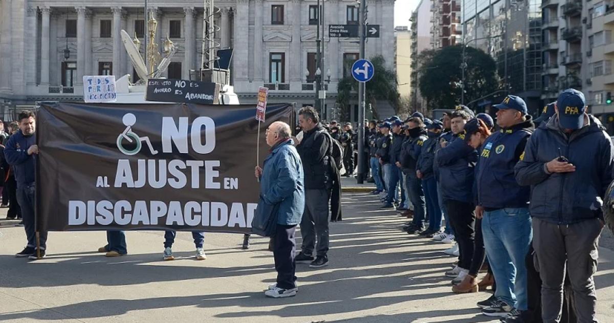 Milei promulgoacute la Ley de Discapacidad pero sin fondos