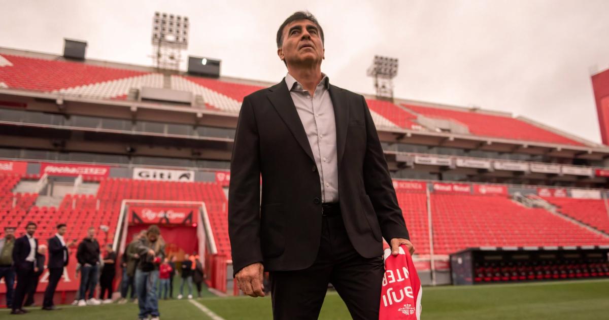 Independiente presentoacute a Quinteros