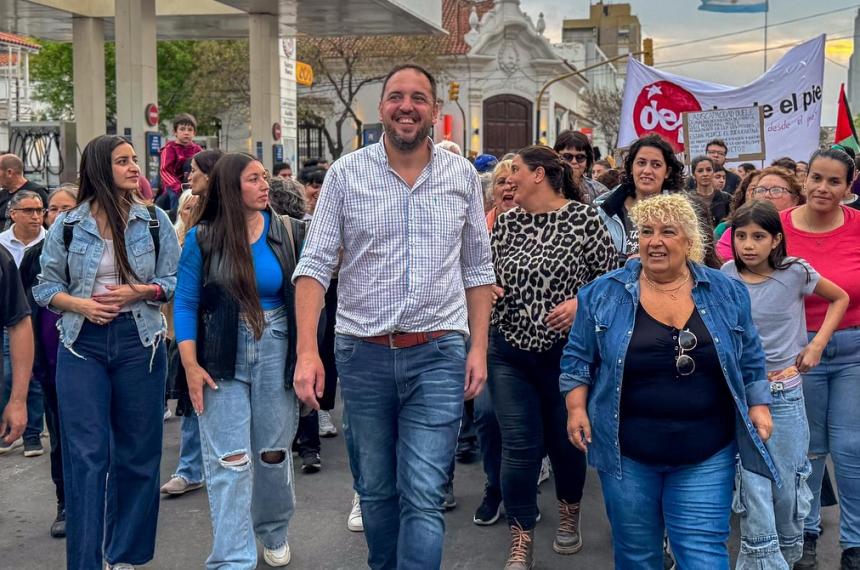 Di Naacutepoli se sumoacute al reclamo por la deuda de Nacioacuten