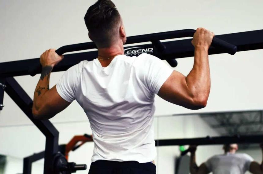 Esta es la mejor hora para entrenar la fuerza si quieres ganar maacutes masa muscular