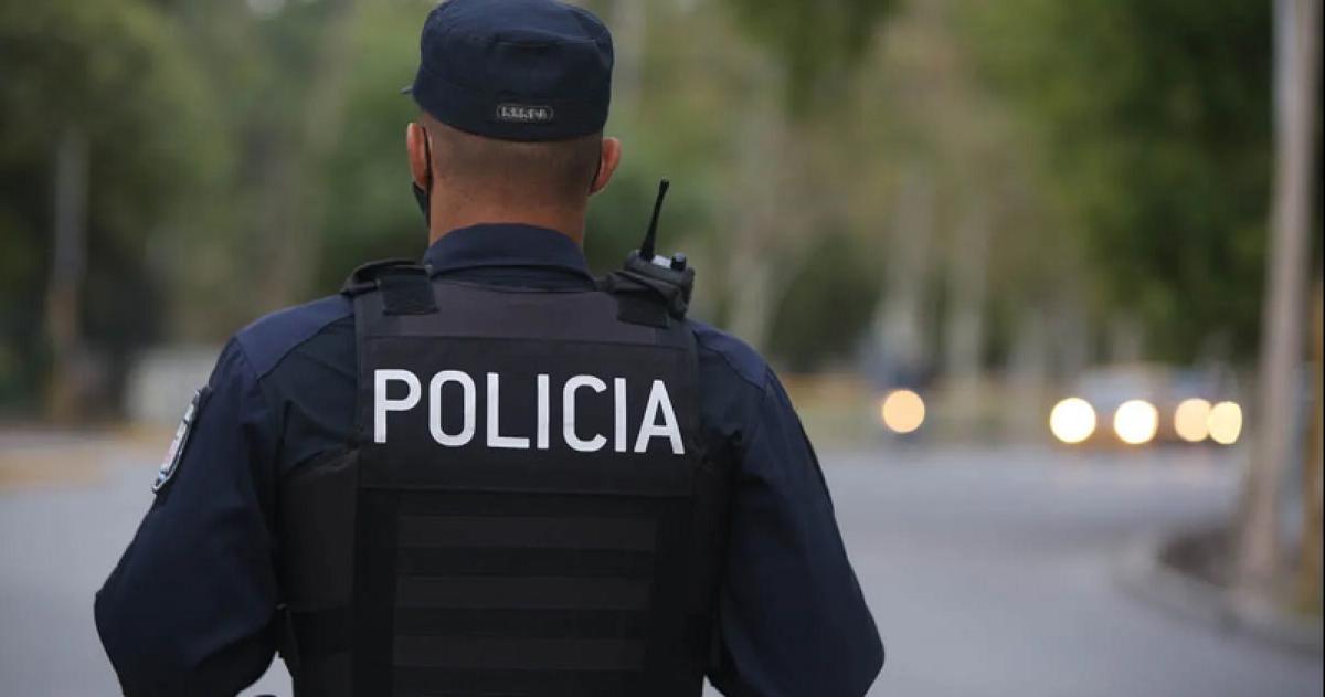Echaron a un policiacutea condenado por vejaciones y lesiones en Santa Rosa