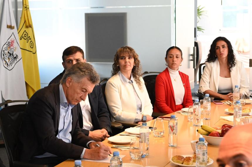Macri le anuncioacute a Adriana Garciacutea que si asume seraacute opositora