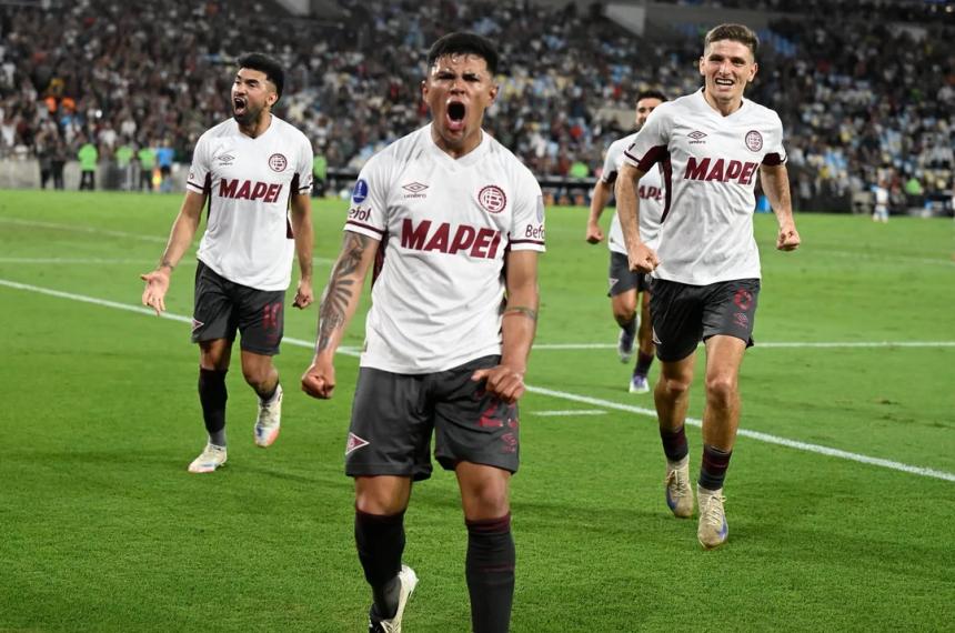 Lanuacutes semifinalista de la Sudamericana