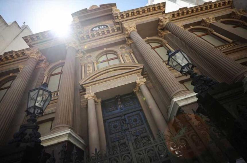 El Banco Central recortoacute la tasa de Intereacutes en 10 puntos