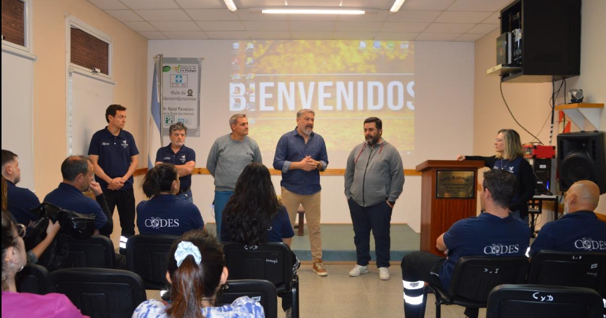 CODES capacita a personal