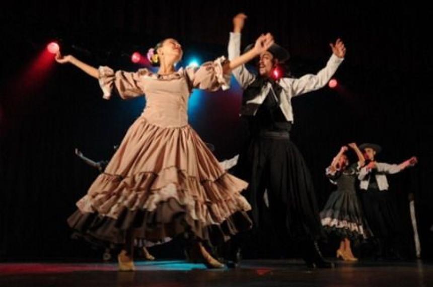 Regresa el Thanan150Tue siacutembolo de la danza folcloacuterica