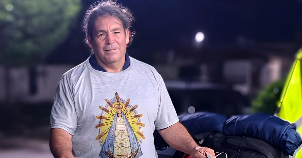 Juan Panchi Pizzamiglio camina y pedalea rumbo a Lujaacuten en un viaje de feacute