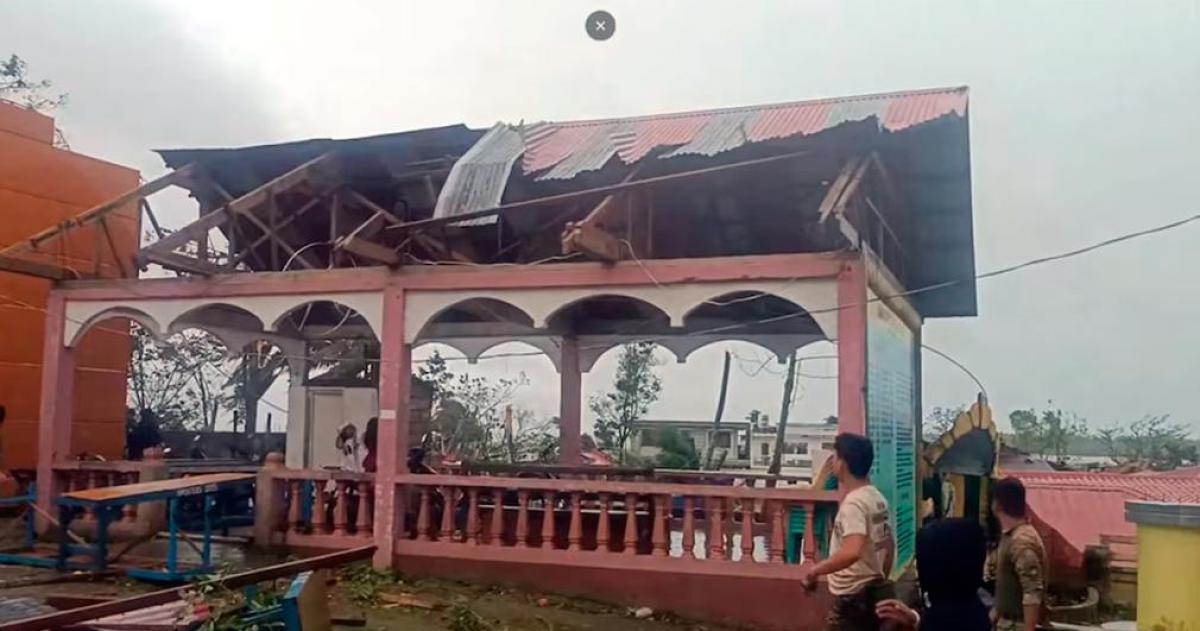 El tifoacuten Bualoi arrasoacute Filipinas- maacutes de 100000 evacuados y cuatro muertos