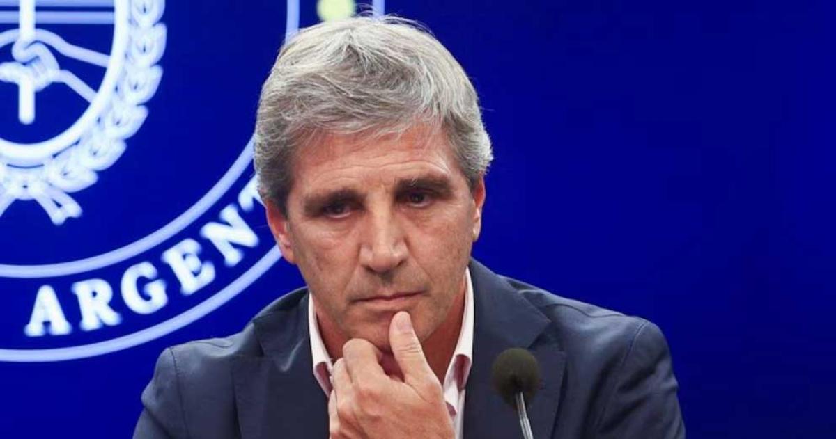 Luis Caputo- Se cortoacute un kiosco de unos pocos la medida favorece a los argentinos