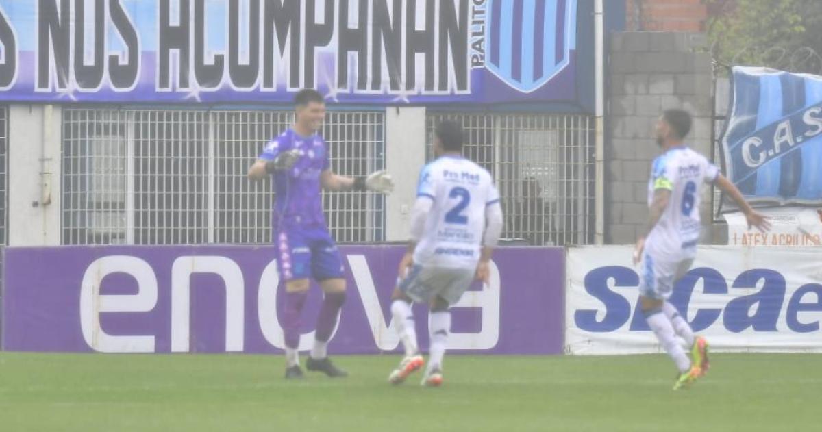El golazo de arco a arco del arquero de San Telmo