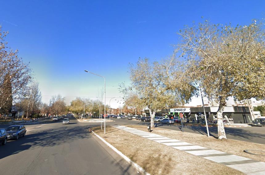 Insoacutelita agresioacuten en la calle- Maacutes vale que no llames a los milicos porque los voy a matar