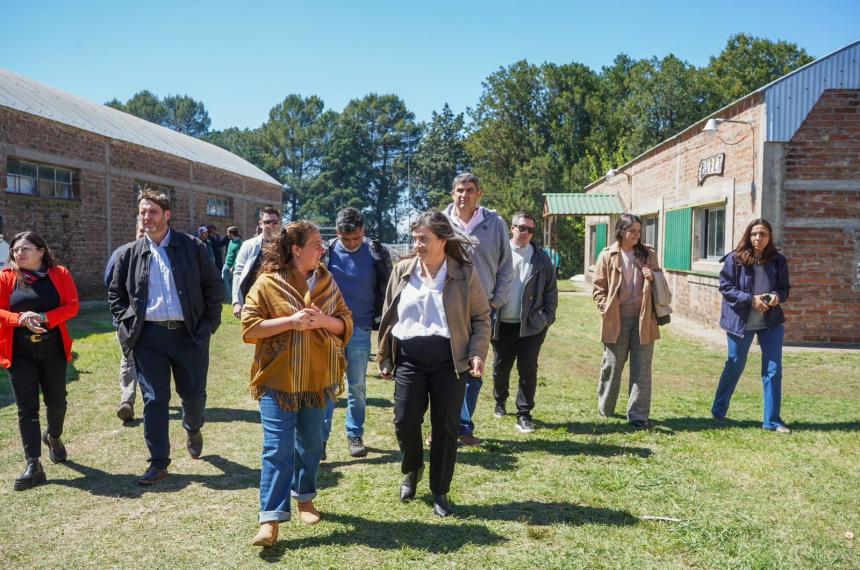Funcionarios provinciales acompantildearon la 81deg Expo Rural de Luiggi
