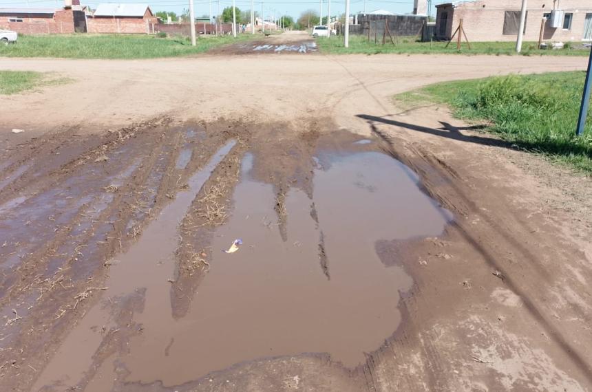 No vamos a rogar por lo baacutesico- el barrio Chadileuvuacute reclama agua cloacas y asfalto