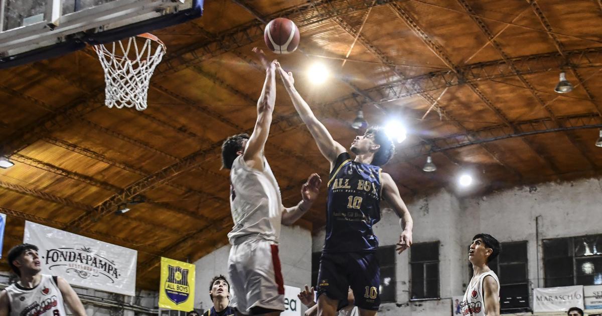 Los locales a paso soacutelido