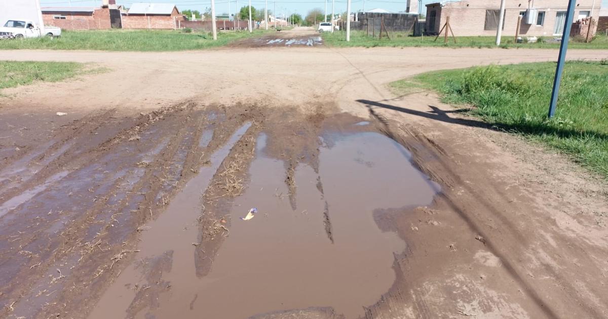 No vamos a rogar por lo baacutesico- el barrio Chadileuvuacute reclama agua cloacas y asfalto