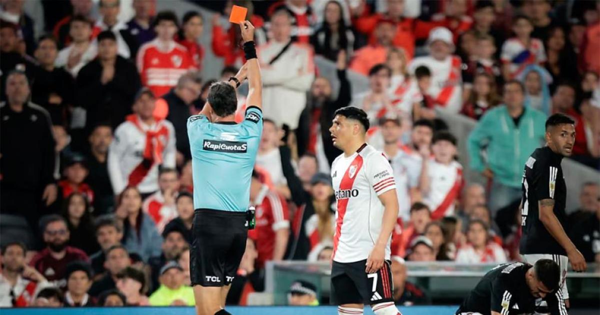 Maxi Salas fue expulsado por insultar al juez de liacutenea y se pierde dos fechas