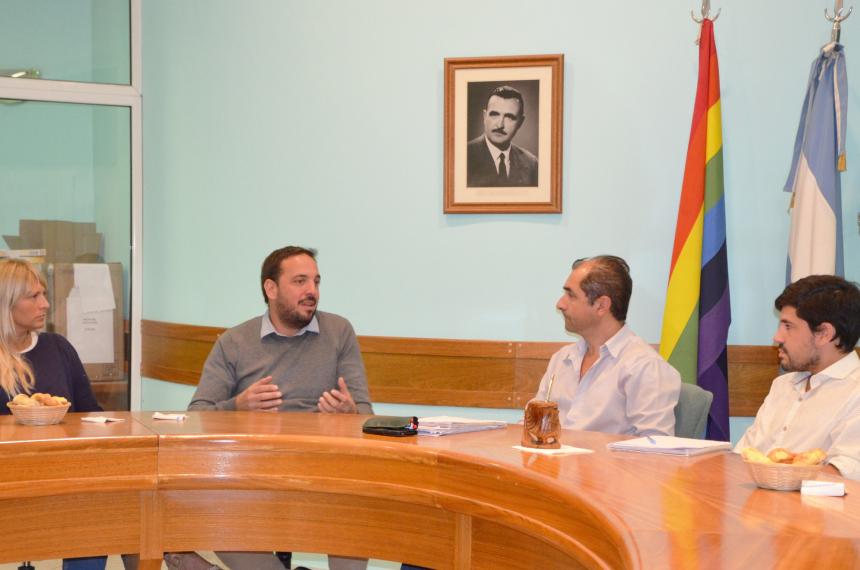 Del rechazo al aval- el giro de di Naacutepoli con Clariacuten