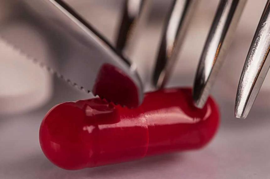 Estos son los riesgos de partir triturar o disolver los medicamentos