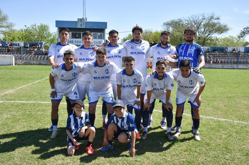 Alvear FBC resistioacute y se metioacute en cuartos