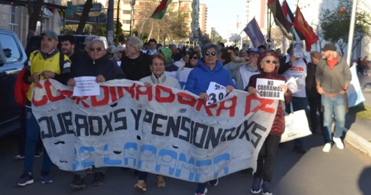 La marcha de los mieacutercoles suma el reclamo en defensa de la CPE