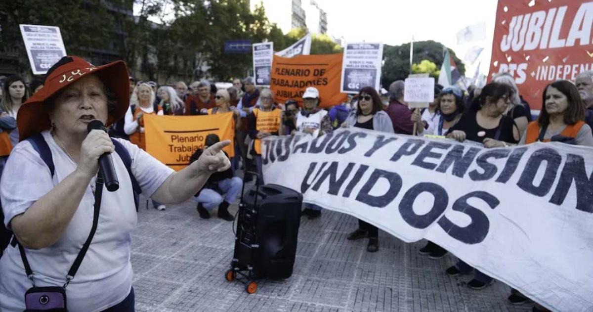 Incidentes en el Congreso y una persona demorada durante una nueva marcha de jubilados