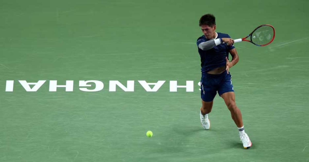 Sebastiaacuten Baacuteez luchoacute revirtioacute el resultado y ganoacute en su debut en Shanghai