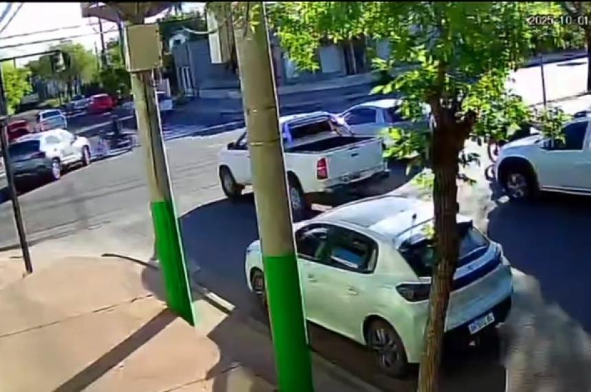 Un motociclista hospitalizado tras chocar con una camioneta en General Pico
