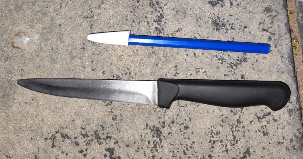 Un joven detenido por vecinos tras dantildear una camioneta en Villa Santillaacuten