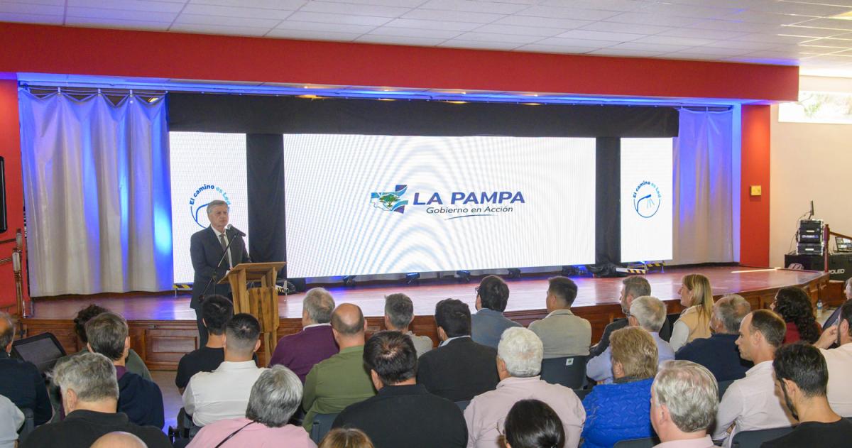 Ziliotto anuncioacute que en 2027 toda la provincia tendraacute iluminacioacuten puacuteblica LED