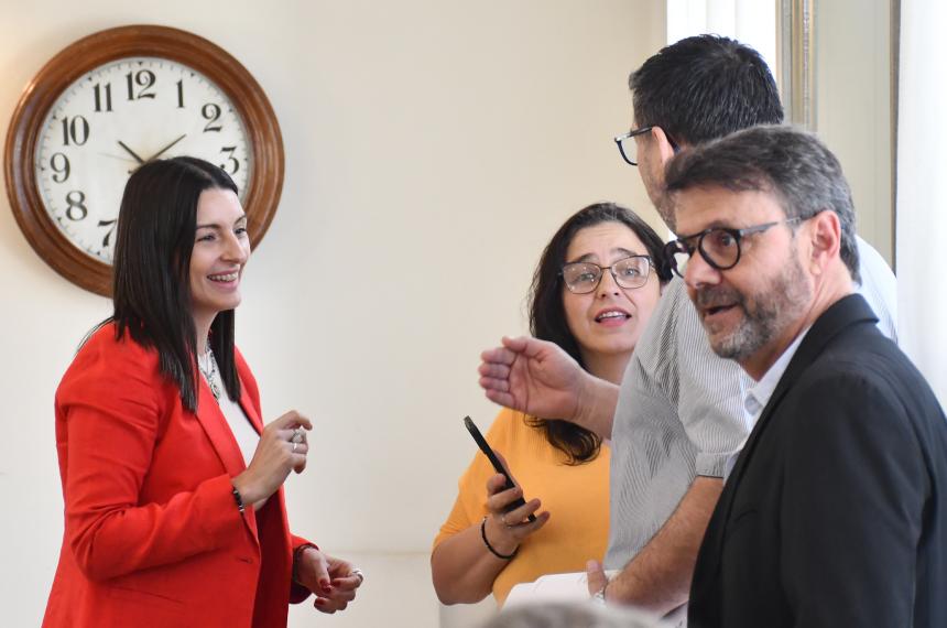 Desembarco de Clariacuten lobby y fractura en el Concejo