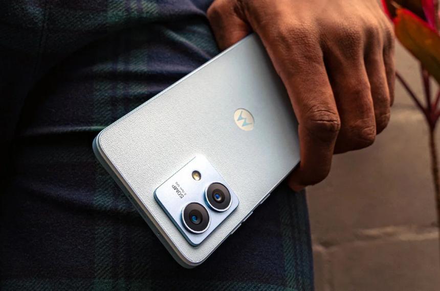Confirman multa a Telecom y Telefoacutenica por un celular bloqueado