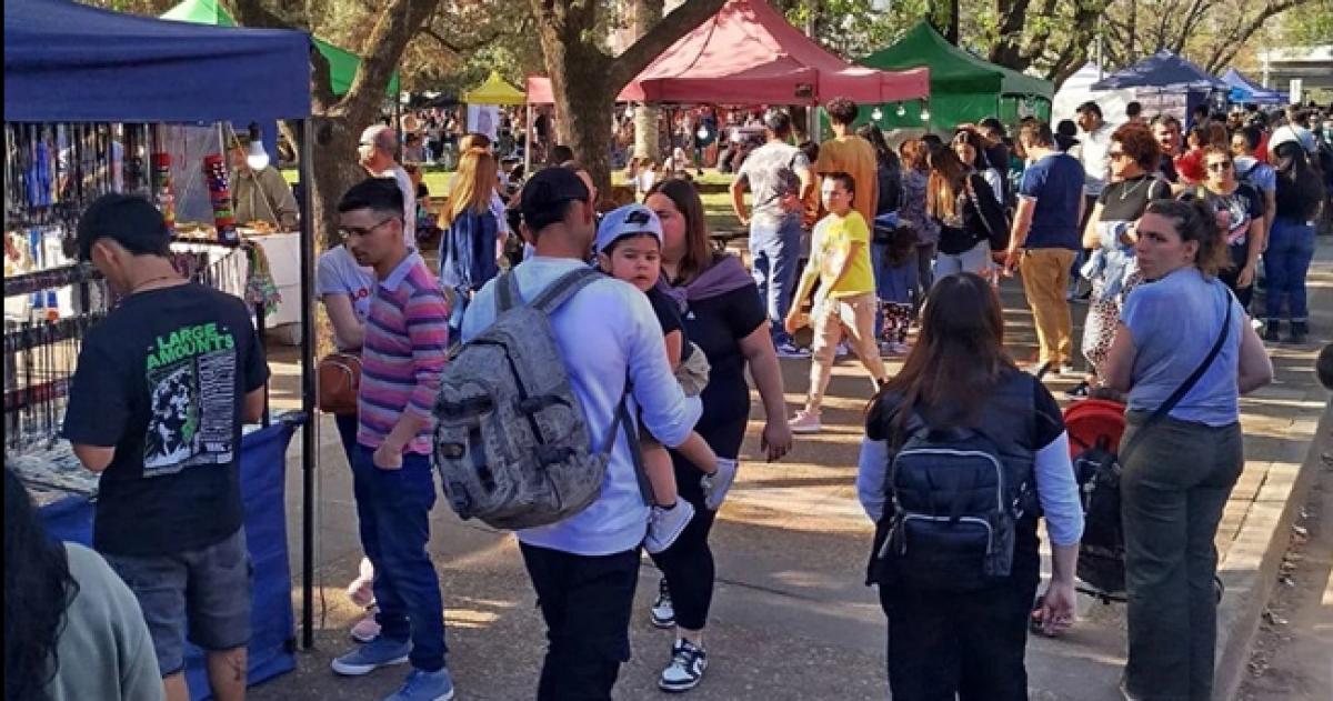 Pico- realizan Feria de la Primavera en el playoacuten del Ferrocarril