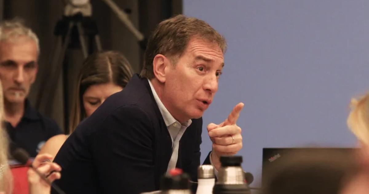 La razoacuten por la que Santilli encabezariacutea la lista de La Libertad Avanza en PBA
