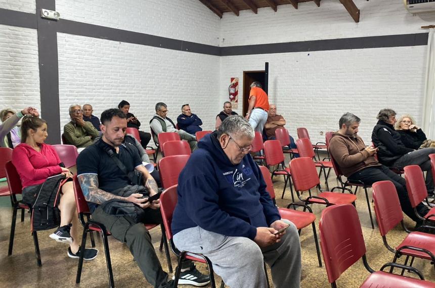 Crisis en La Terminal- taxistas deciden si rompen la grieta y adoptan Uber
