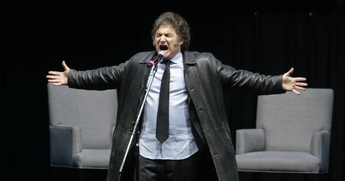 Milei inicia la semana con el lanzamiento de su libro y un show musical en el Movistar Arena