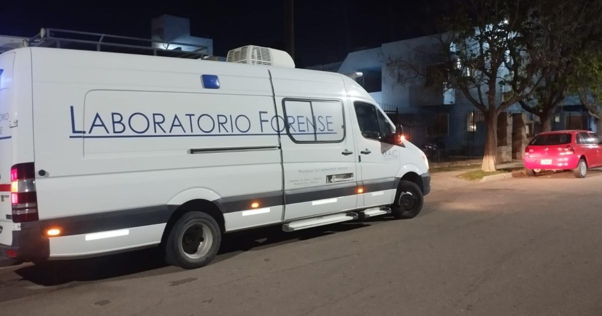 Santa Rosa- Policiacutea hallado muerto con un disparo tras agredir a su pareja