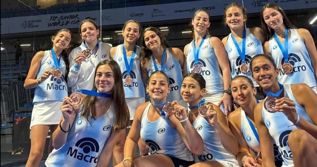Celebra el seleccionado nacional la medalla de bronce